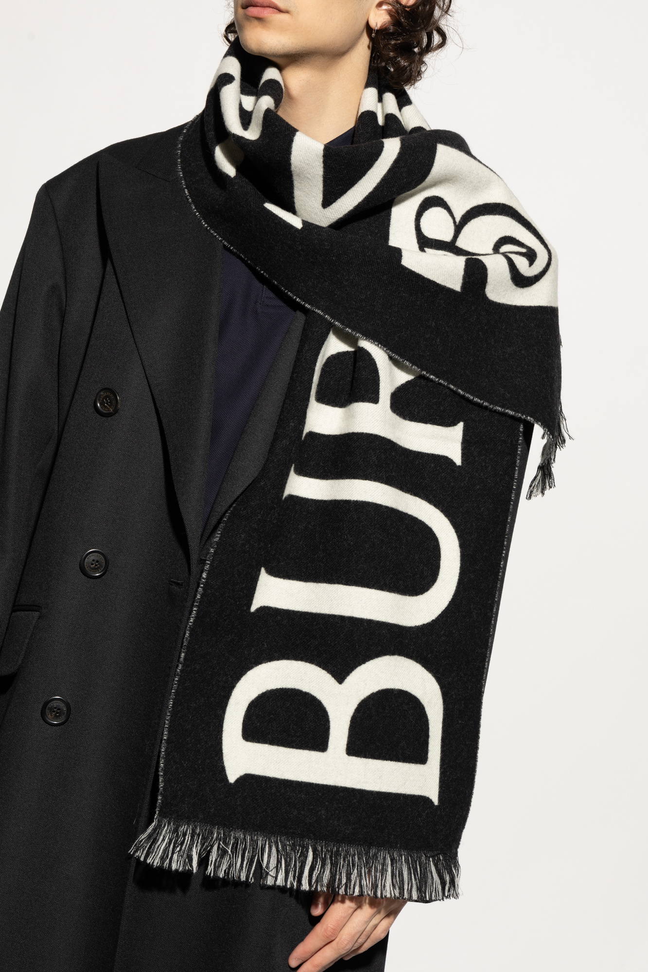 【関税&送料込】Burberry Black Wool Scarf 18455079_40291240_600.jpg